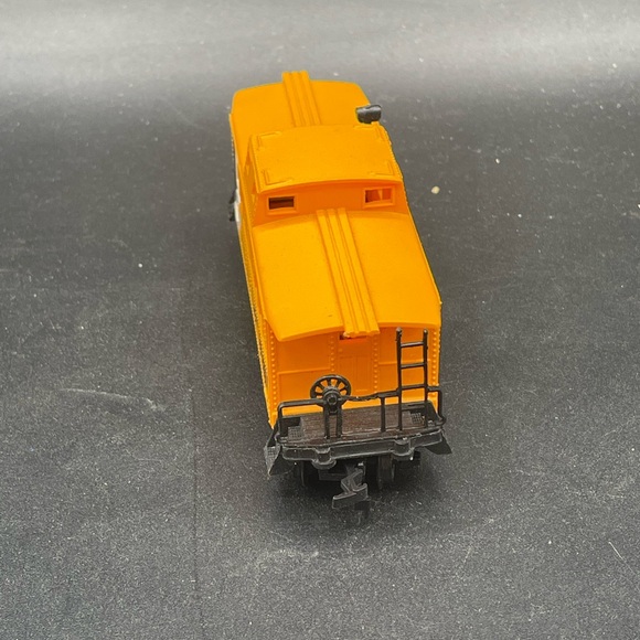CP Rail Model Train Caboose H/O Scale Model Railroading - Picture 4 of 5